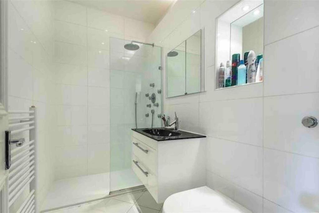 Stunning Grand 2 Bed, 2 Bath Apartment, London Exterior photo